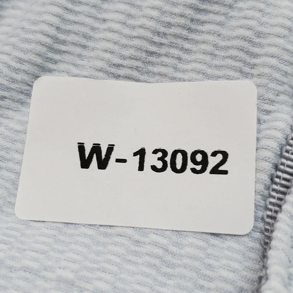 Lululemon Women Scarf O/S Light Gray Nylon Polyester Activewear Snap Logo